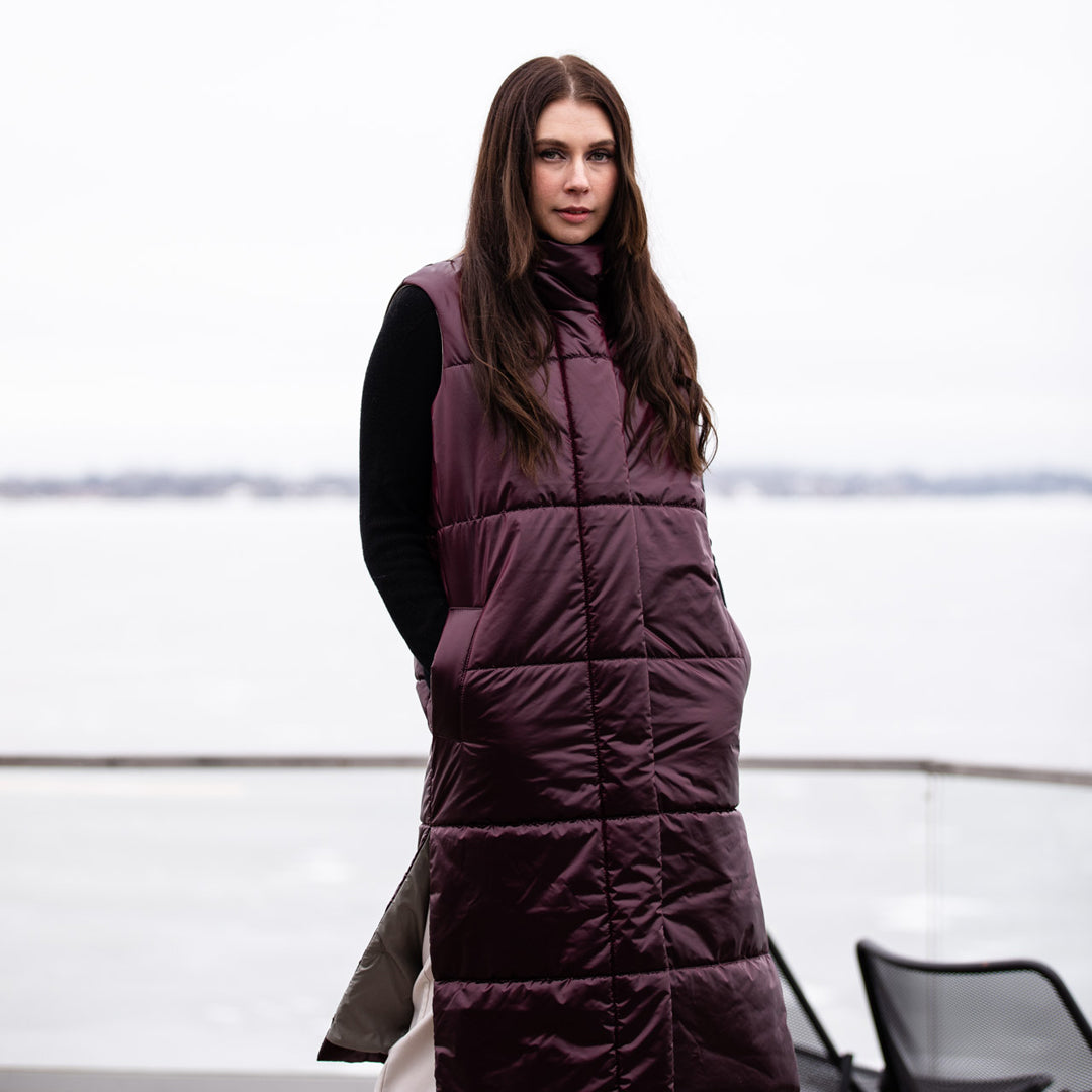 WOMEN’S QUILTED AND PUFFER COATS AND VESTS