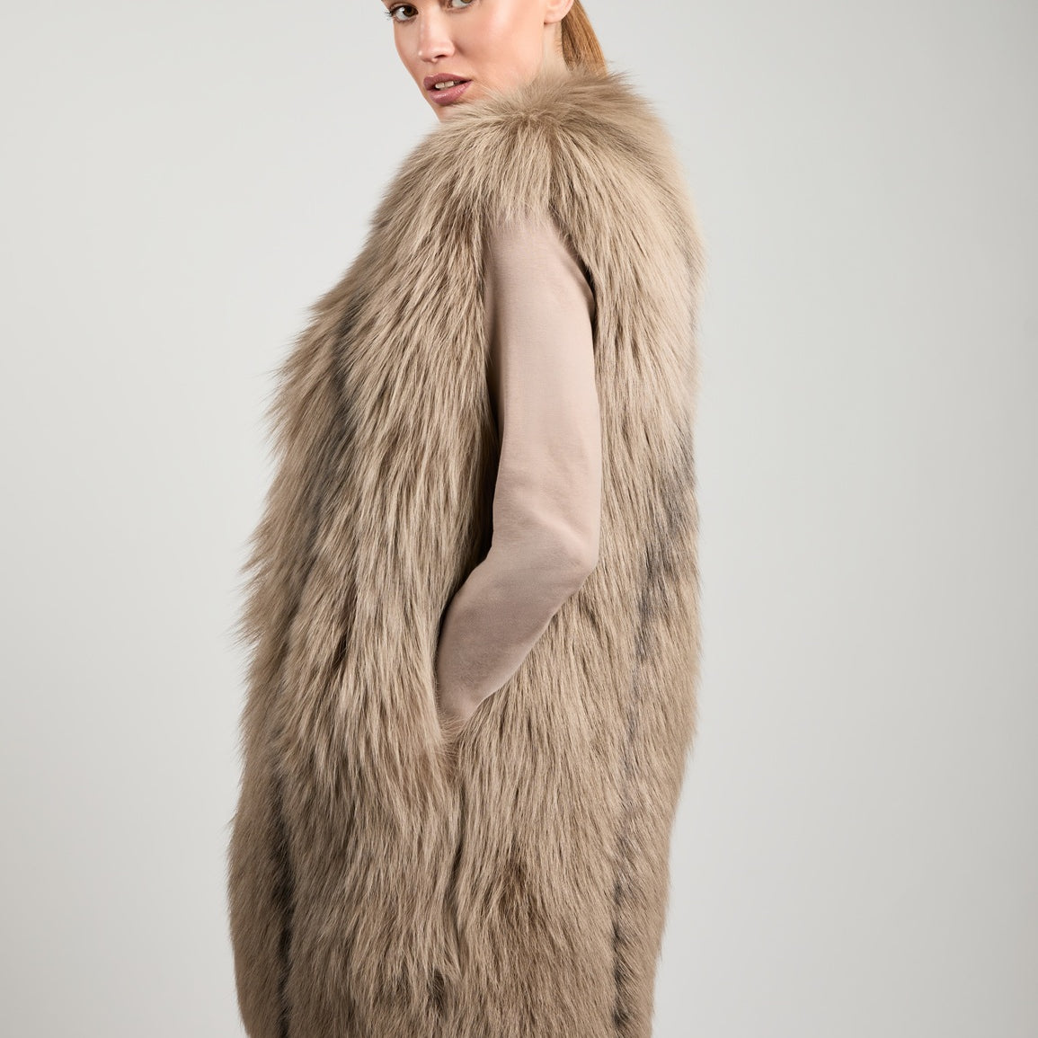 FUR VEST