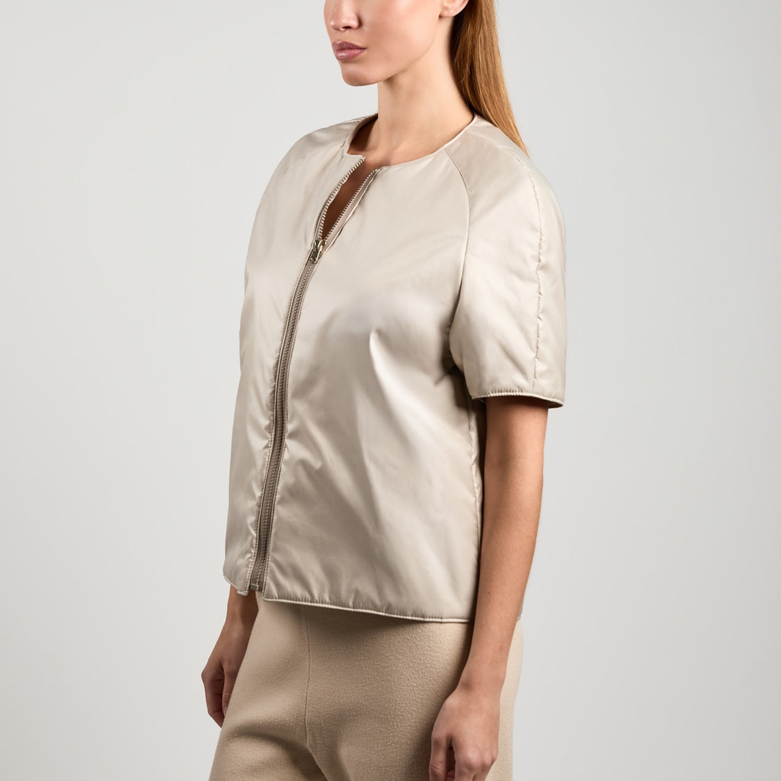 LIGHT PADDED SHORT SLEEVE JACKET
