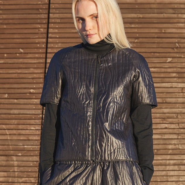 QUILTED SHORT SLEEVE JACKET