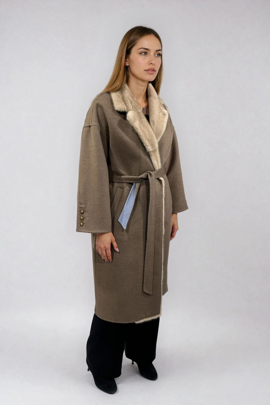 CASHMERE-WOOL COAT WITH MINK FUR TRIM