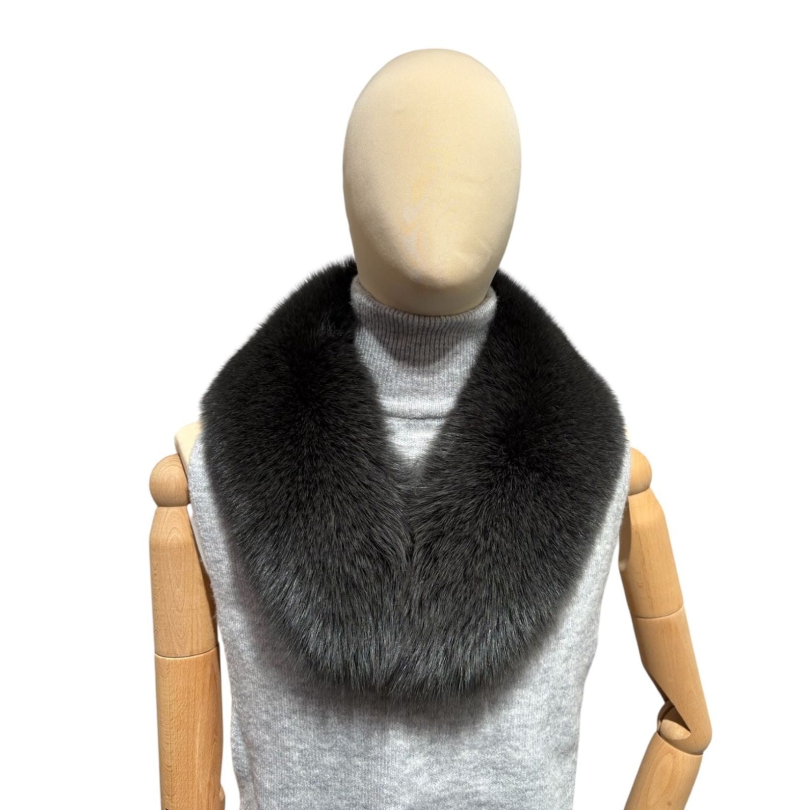 A large fox fur collar for use with a winter coat 