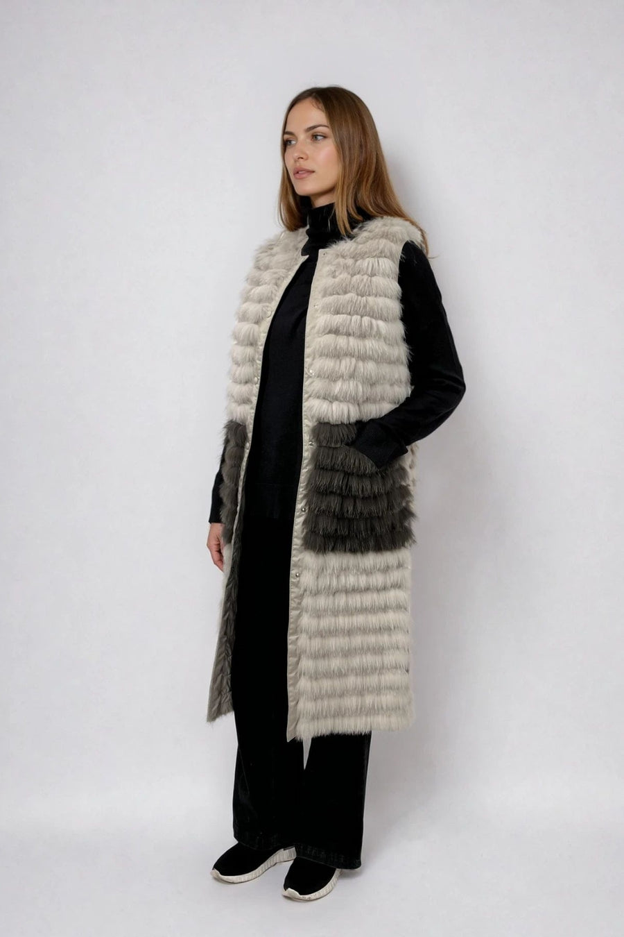 REVERSIBLE FUR VEST IN TWO COLORS