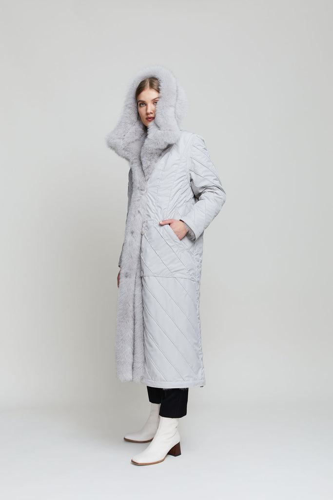 Extra long, light, reversible women's fur coat made from fox fur and light technical fabric