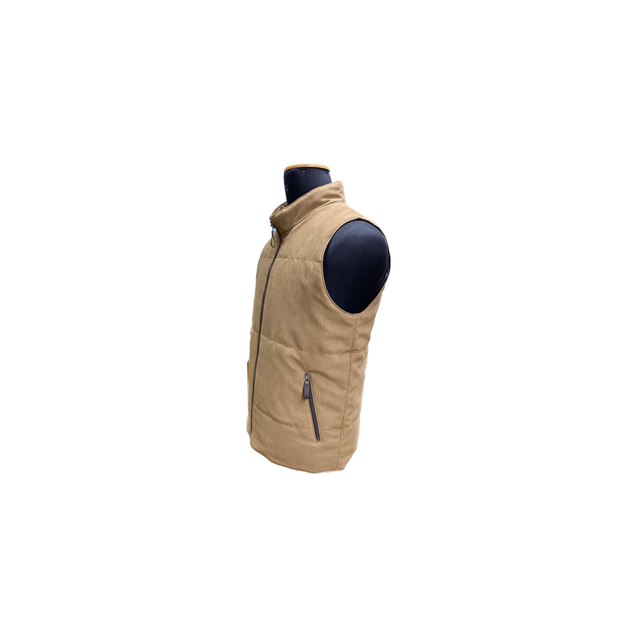 light puffer vest for men is available in three colors. The fabric has a fishbone pattern