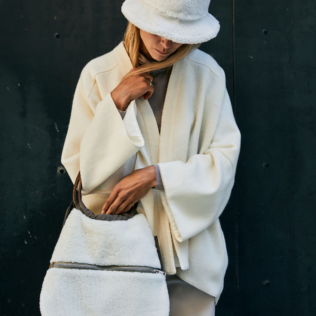 shopper with beautiful white merino lambskin and a large pocket with zipper 